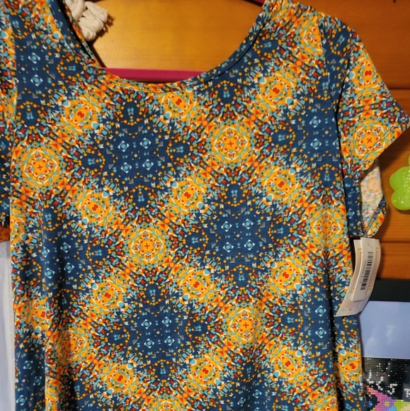 LuLaRoe Tops - Size Large NWT lularoe classic tee